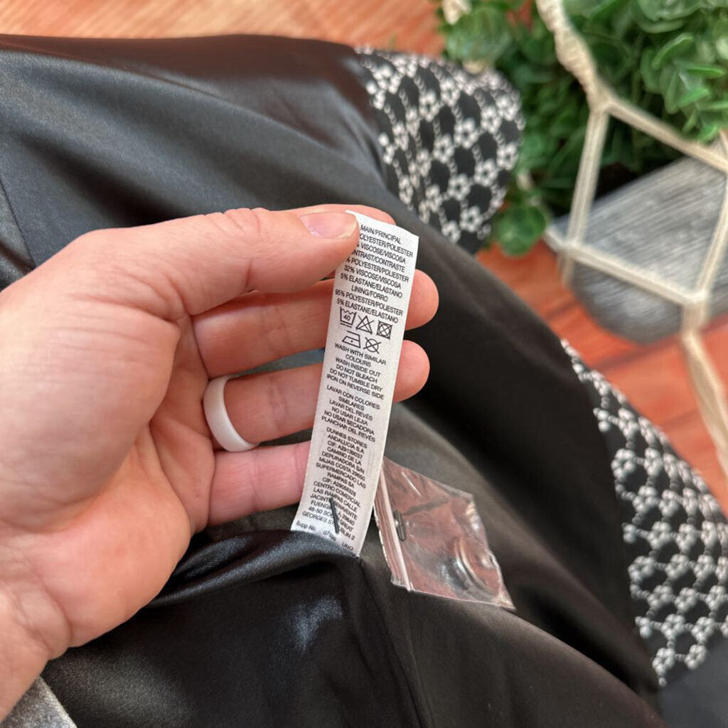 SAVIDA BLACK WHITE COAT SIZE 8