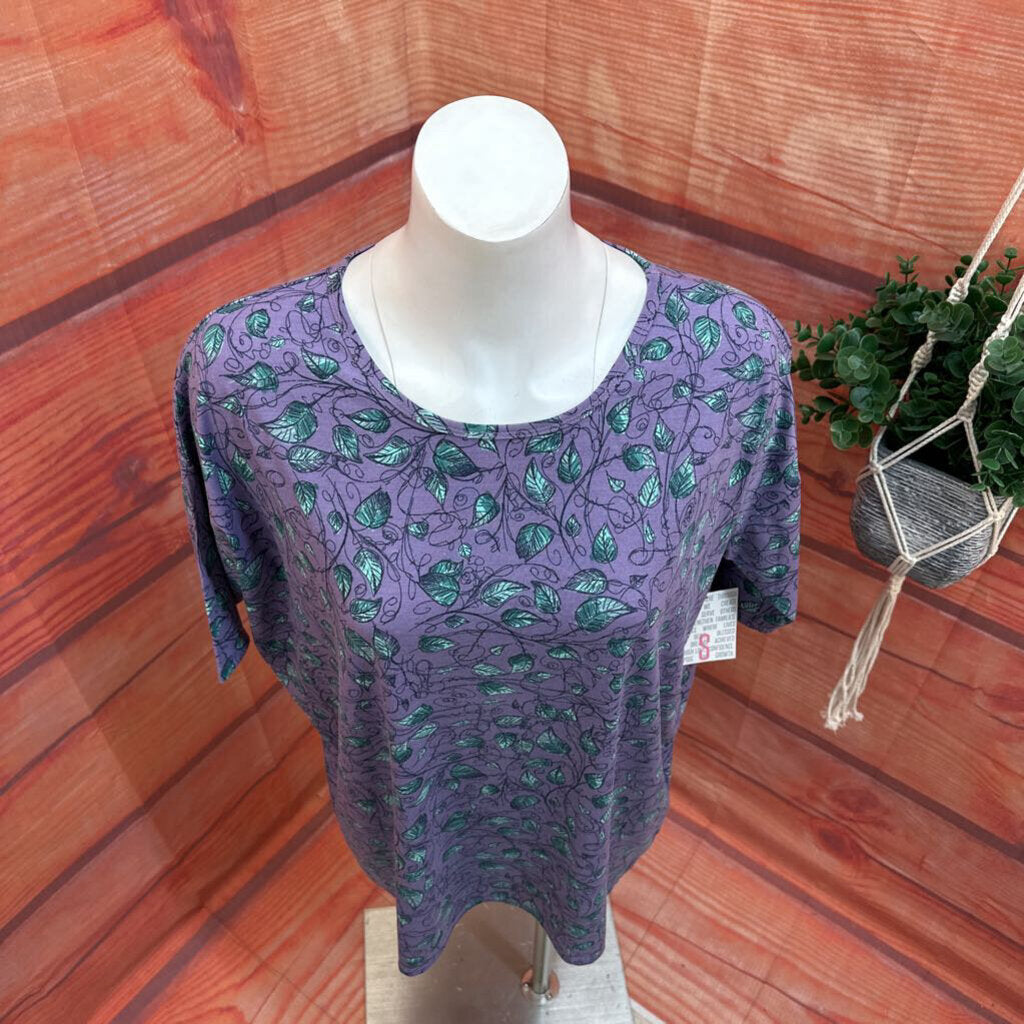 NWT LULAROE IRMA PATTERN TOP SIZE SMALL