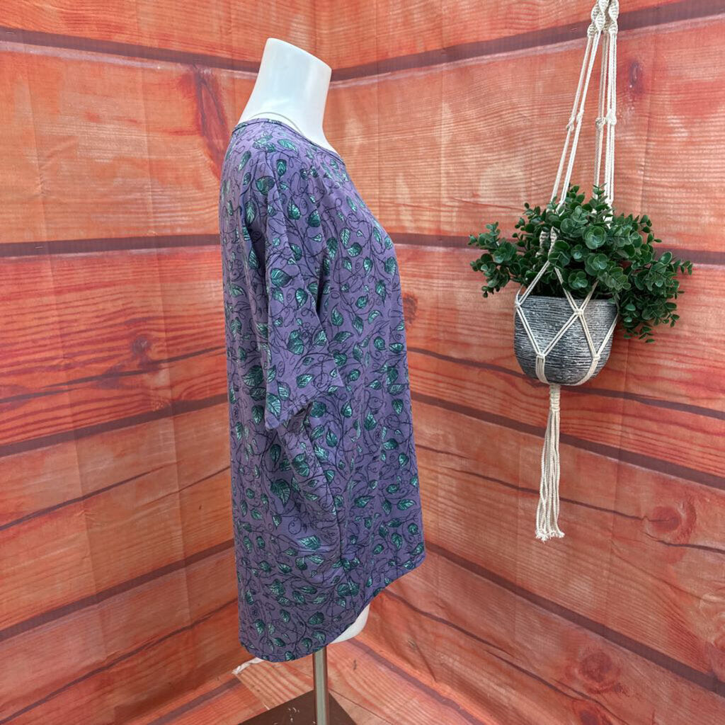 NWT LULAROE IRMA PATTERN TOP SIZE SMALL