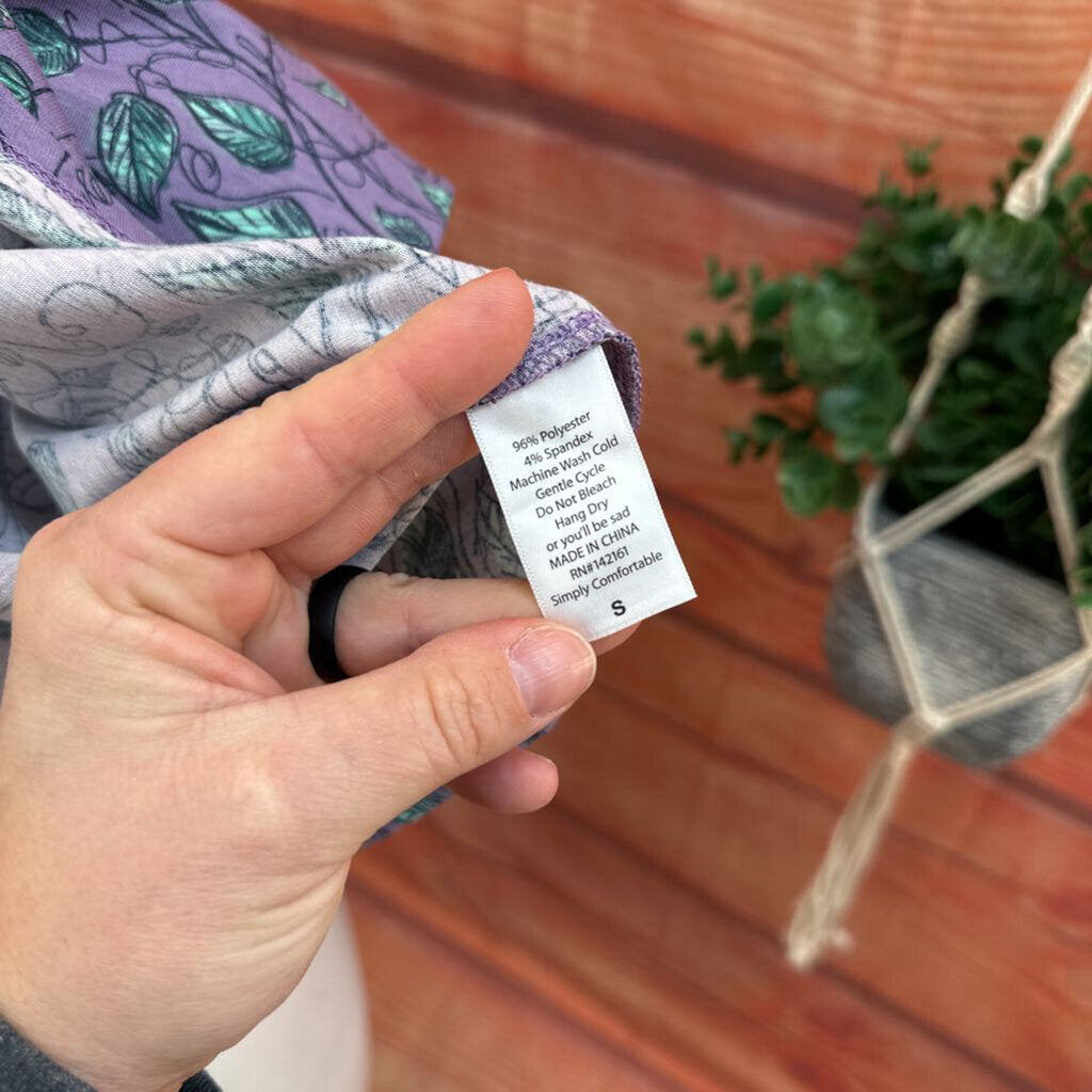 NWT LULAROE IRMA PATTERN TOP SIZE SMALL