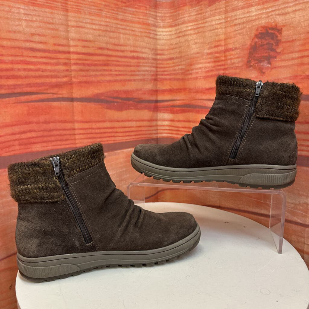Brown Slip-On Boots with Knit Collar