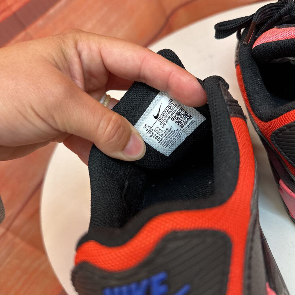 Nike Air Max 90 Sneakers