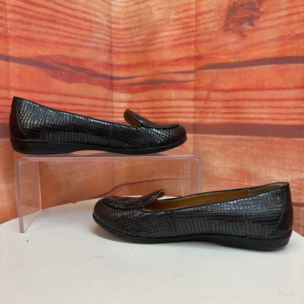 Black Flat Shoes with Crocodile Texture