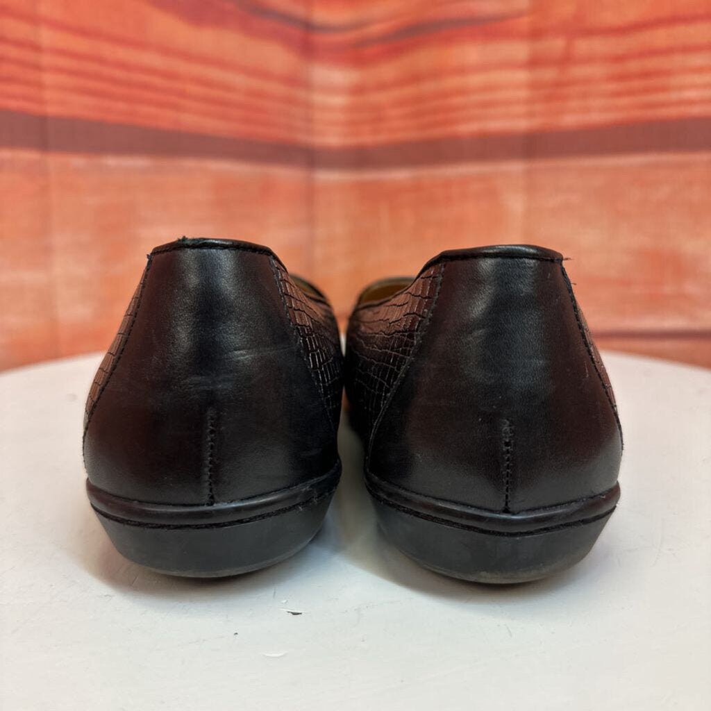 Black Flat Shoes with Crocodile Texture