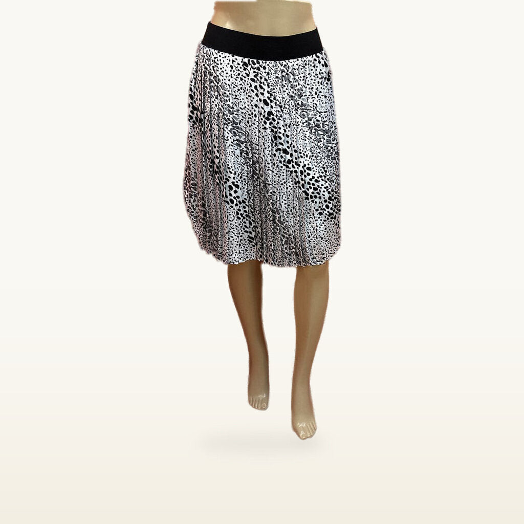 White House Black Market Black and White Animal-Print Pleated Skirt - 10