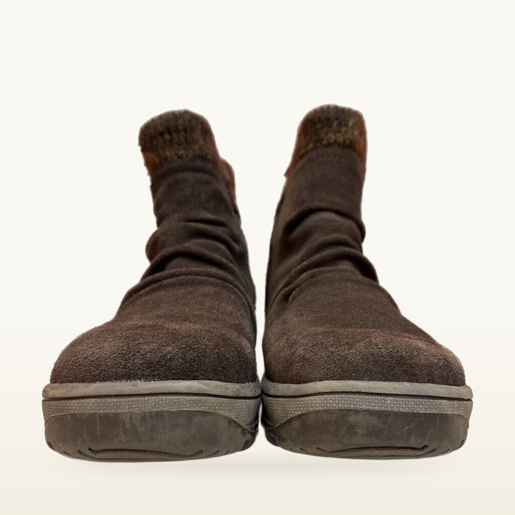 Brown Slip-On Boots with Knit Collar