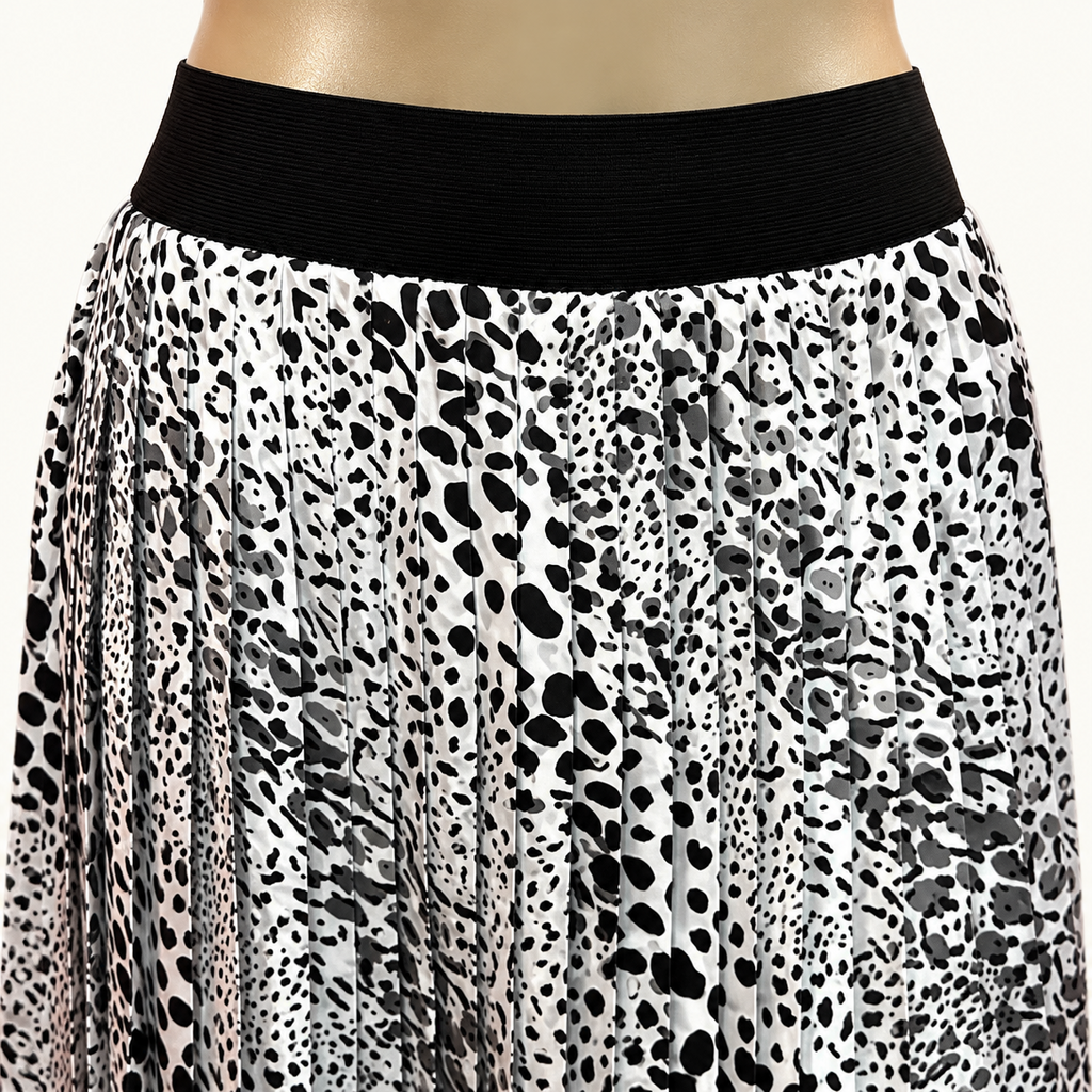White House Black Market Black and White Animal-Print Pleated Skirt - 10
