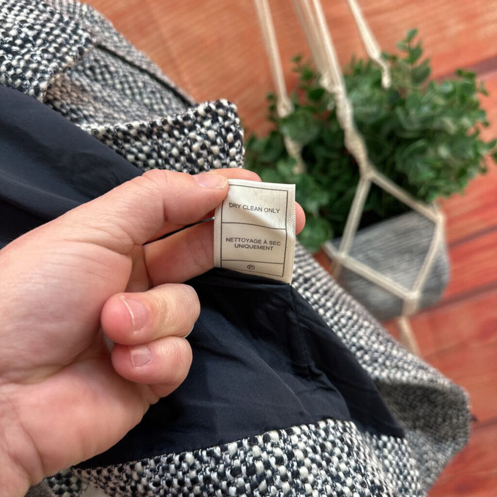 CUPCAKES & CASHMERE WHITE TWEED MOTO JACKET SIZE MEDIUM