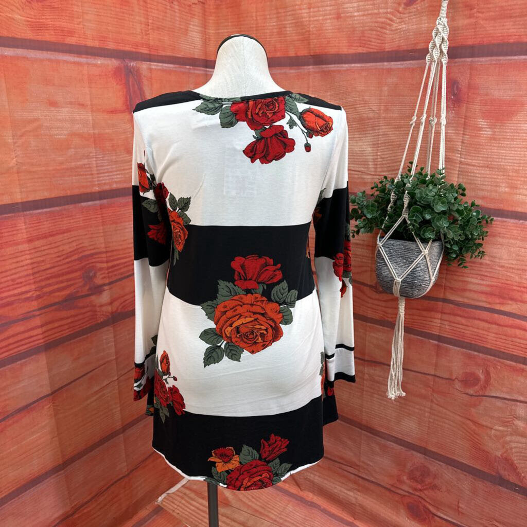 NWT LULAROE ELIZABETH PATTERN TOP SIZE MEDIUM