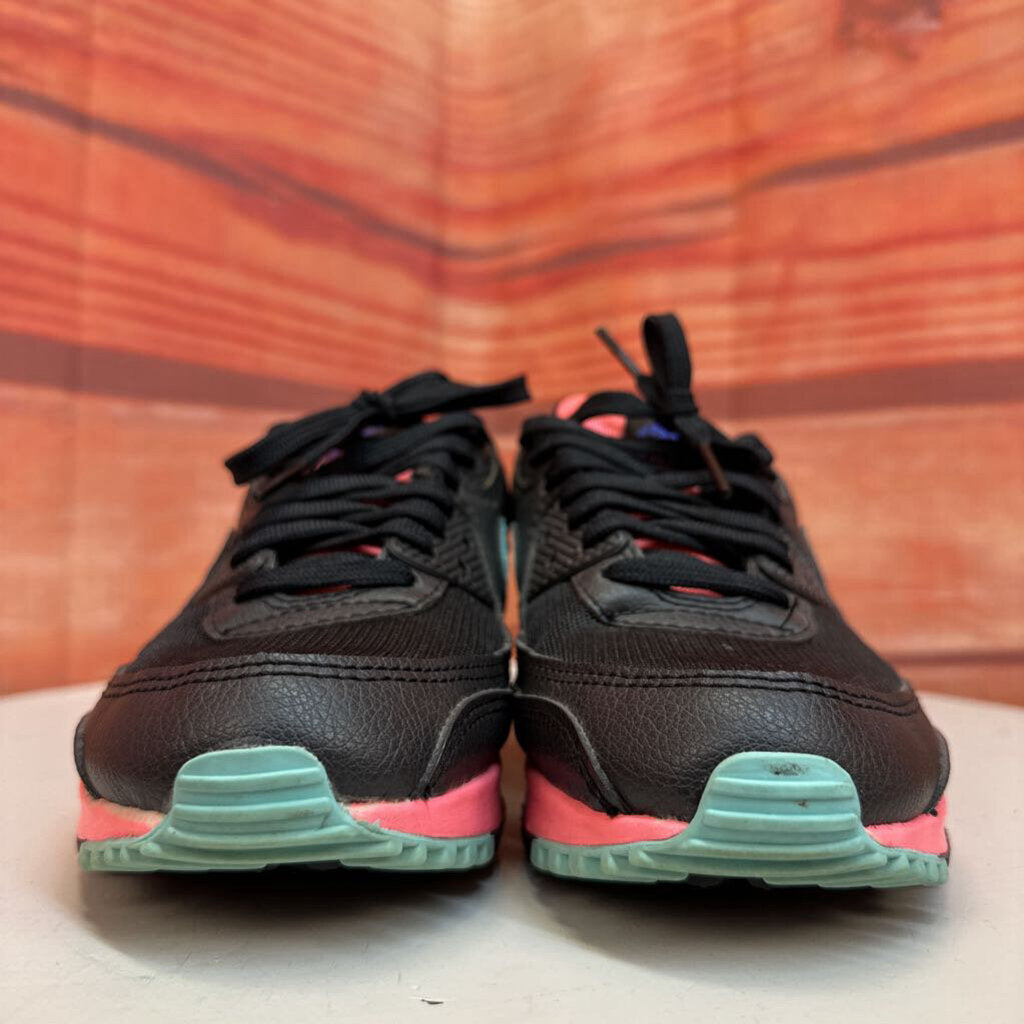 Nike Air Max 90 Sneakers