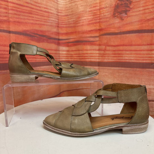 Free People Women's Casual Flats