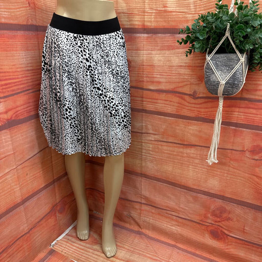 White House Black Market Animal Print Pleated Skirt