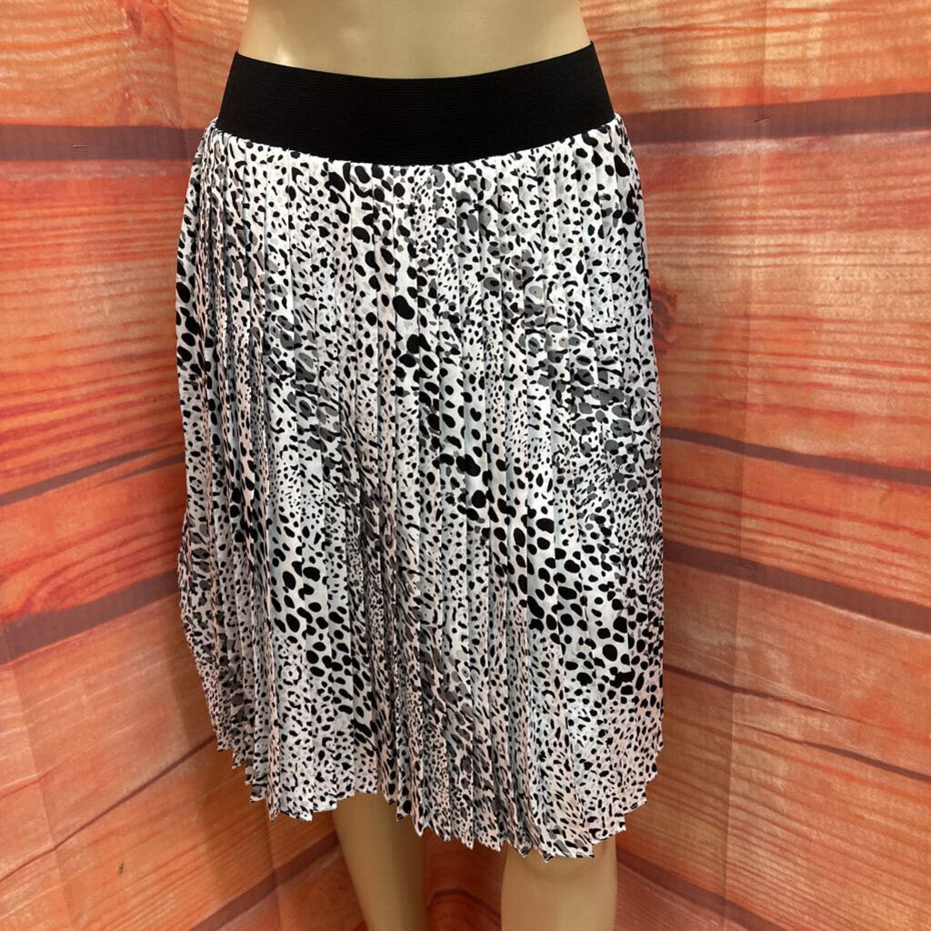 White House Black Market Animal Print Pleated Skirt